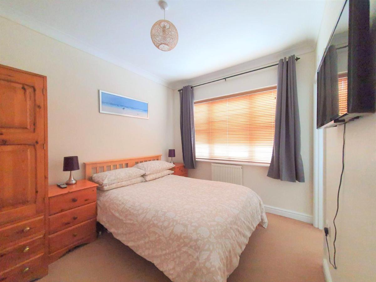 Friars Walk Houses With 2 Bedrooms, 2 Bathrooms, Fast Wi-Fi And Private Parking Sittingbourne Zewnętrze zdjęcie