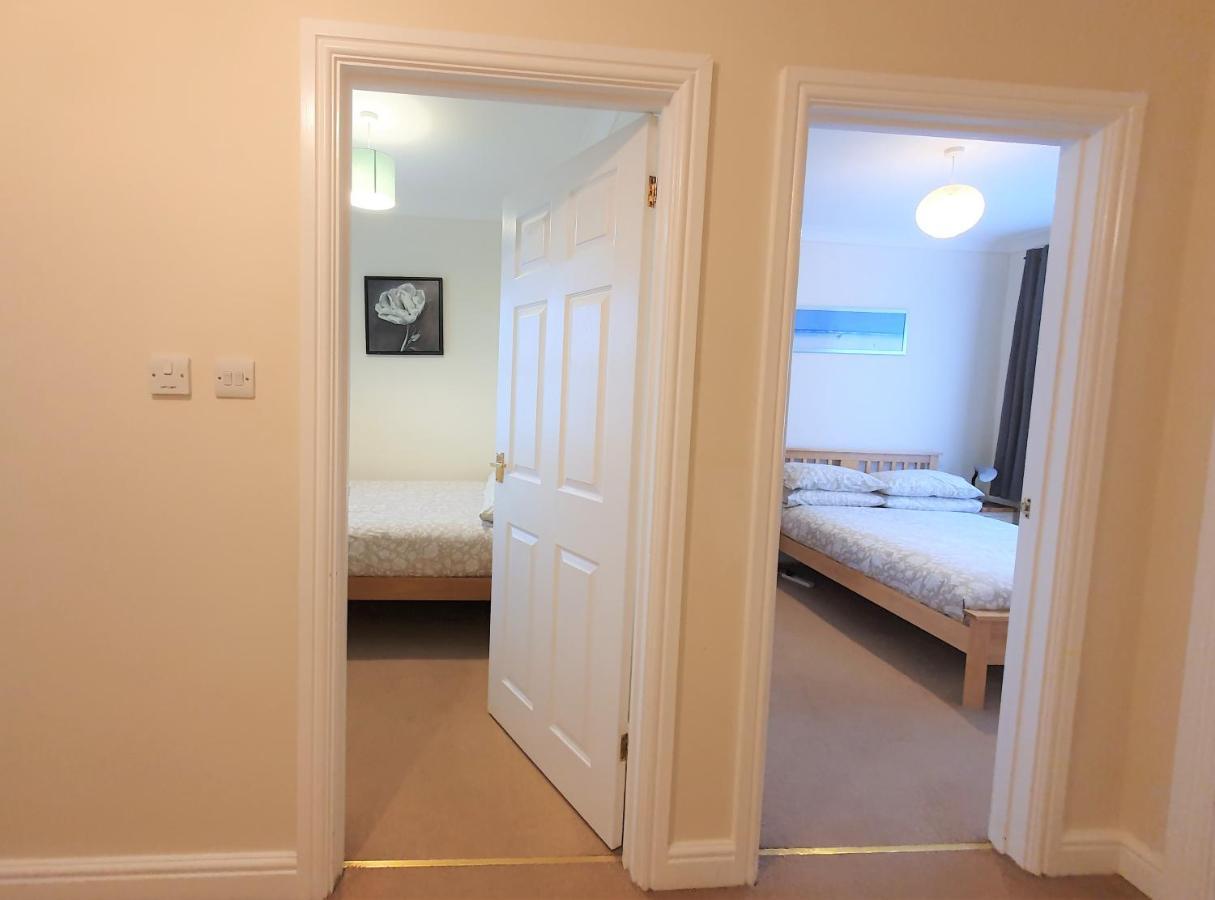 Friars Walk Houses With 2 Bedrooms, 2 Bathrooms, Fast Wi-Fi And Private Parking Sittingbourne Zewnętrze zdjęcie