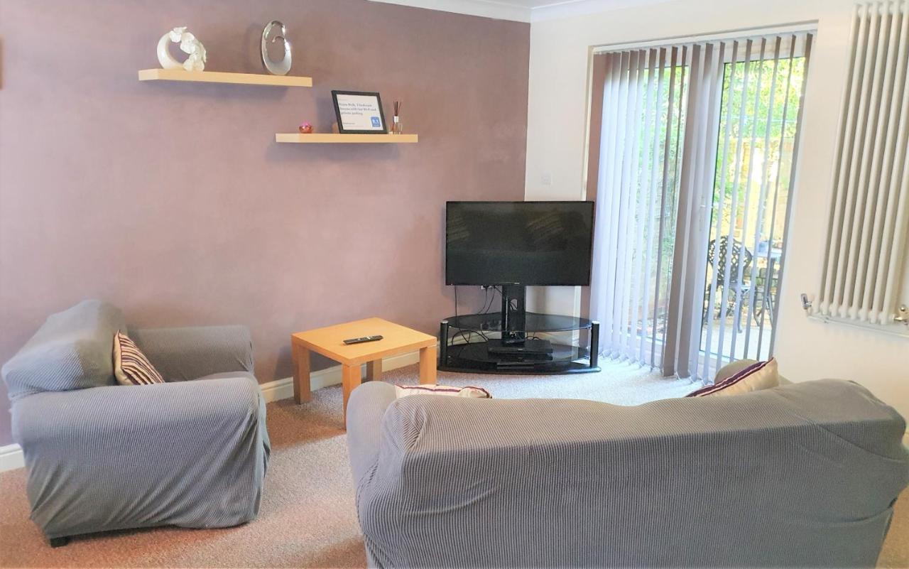 Friars Walk Houses With 2 Bedrooms, 2 Bathrooms, Fast Wi-Fi And Private Parking Sittingbourne Zewnętrze zdjęcie