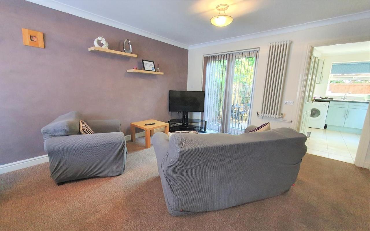 Friars Walk Houses With 2 Bedrooms, 2 Bathrooms, Fast Wi-Fi And Private Parking Sittingbourne Zewnętrze zdjęcie