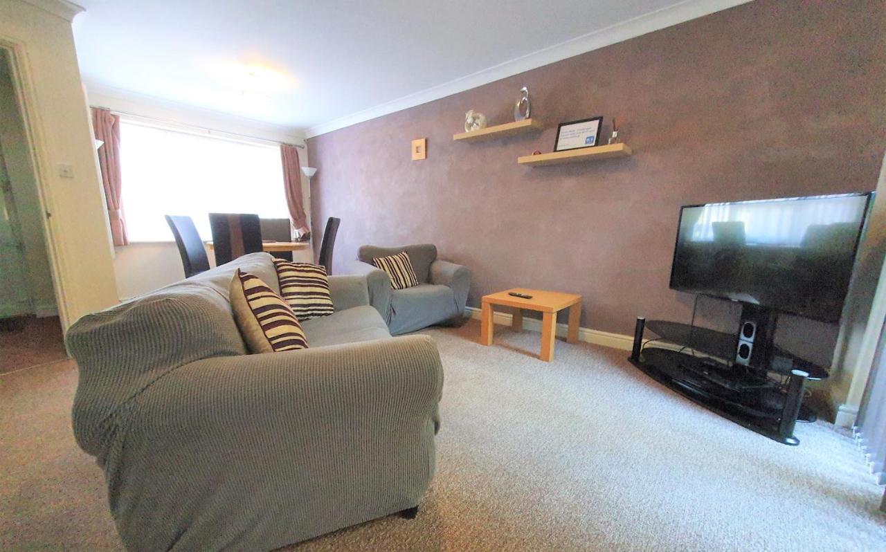 Friars Walk Houses With 2 Bedrooms, 2 Bathrooms, Fast Wi-Fi And Private Parking Sittingbourne Zewnętrze zdjęcie