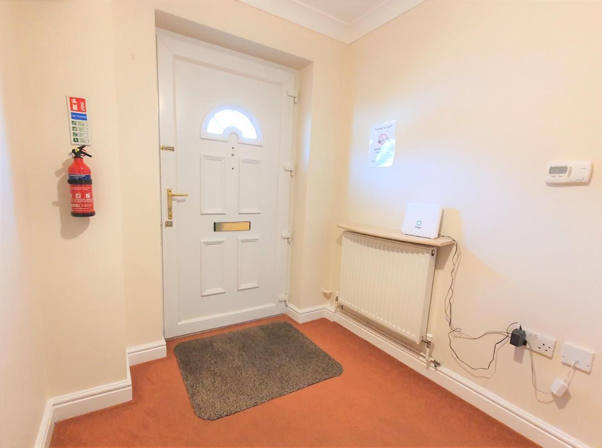 Friars Walk Houses With 2 Bedrooms, 2 Bathrooms, Fast Wi-Fi And Private Parking Sittingbourne Zewnętrze zdjęcie